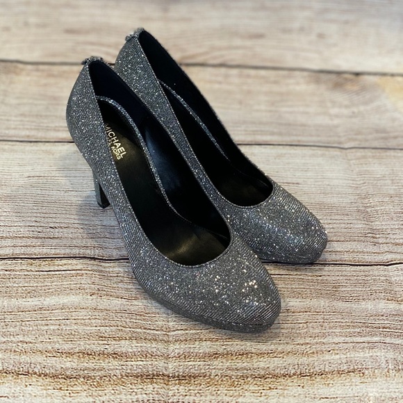 MICHAEL Michael Kors Shoes - NEW!! Michael Kors glitter pump